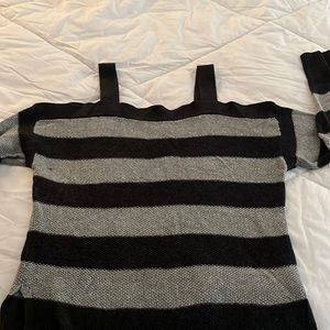 American Eagle open shoulder sweater Size L